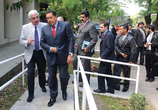 Enrique con Chávez y Maduro